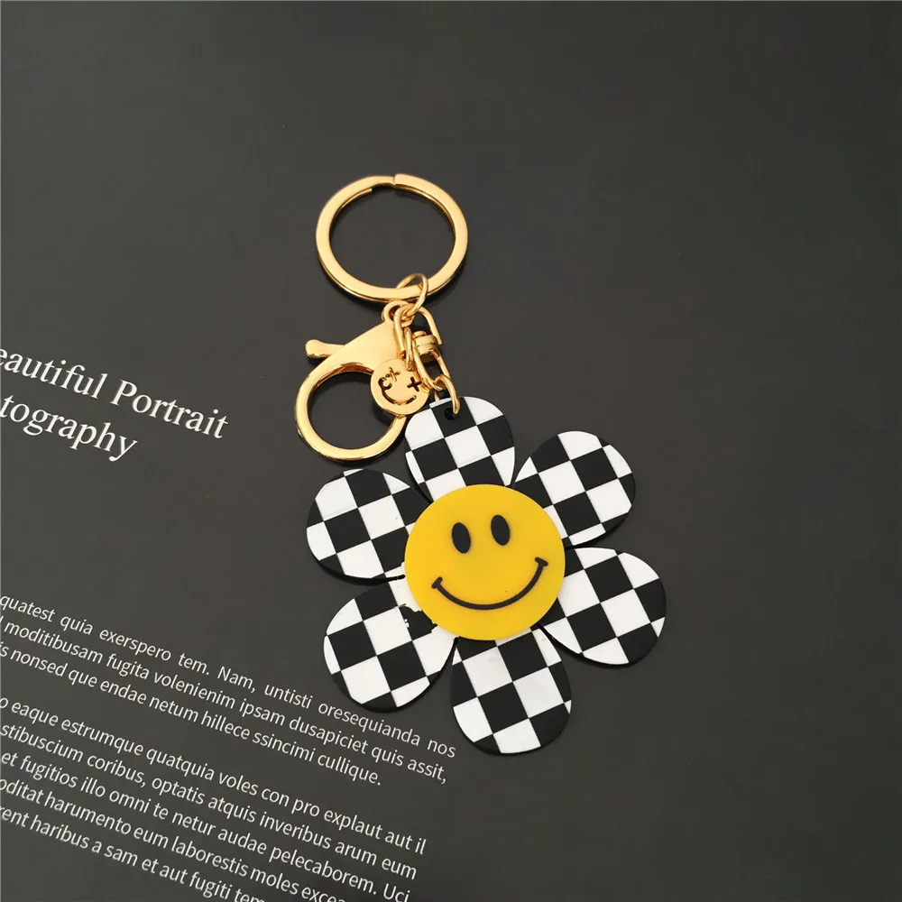 Keychain Cartoon Face Gold Color Fashion keychain for car keys Pendant For Women Man Jewelry Gifts