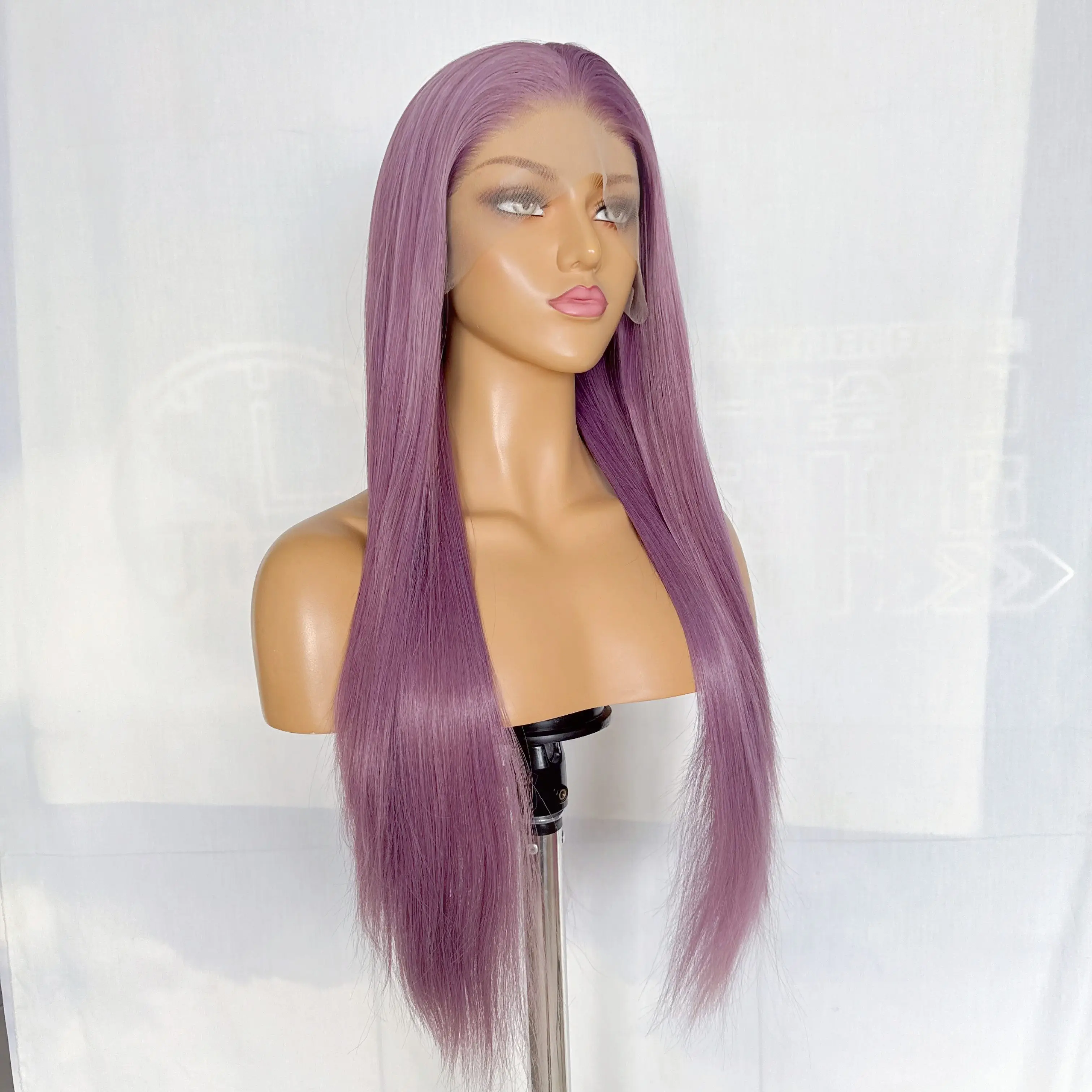 วิกผมลูกไม้สีม่วงอ่อนสำหรับผู้หญิง ยาว 26 นิ้ว ผมตรง วิกผมลูกไม้ด้านหน้า HD 13*4 วิกผมสังเคราะห์คุณภาพสูงสำหรับคอสเพลย์