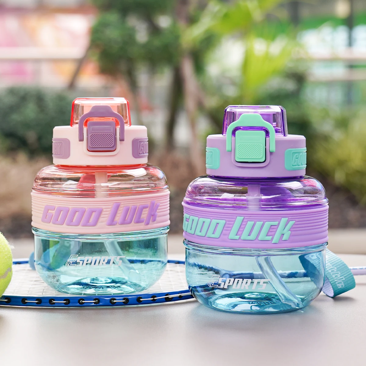 1pc 600ml/20oz Cute and Compact Sports Water Bottle with Gradient Design and Lid, Suitable for Play, Outdoors, Birthday