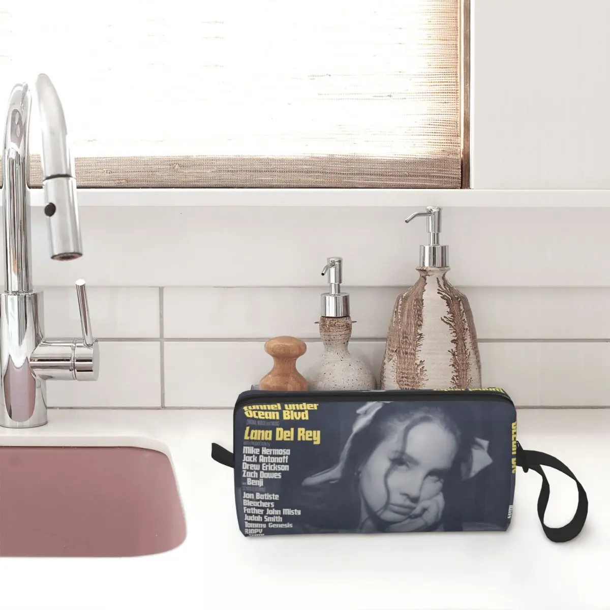 Albums Lana Del Rey Makeup Bags No Kung Fu Toiletry Cosmetic Bag Fashion Travel Makeup Organizer Case