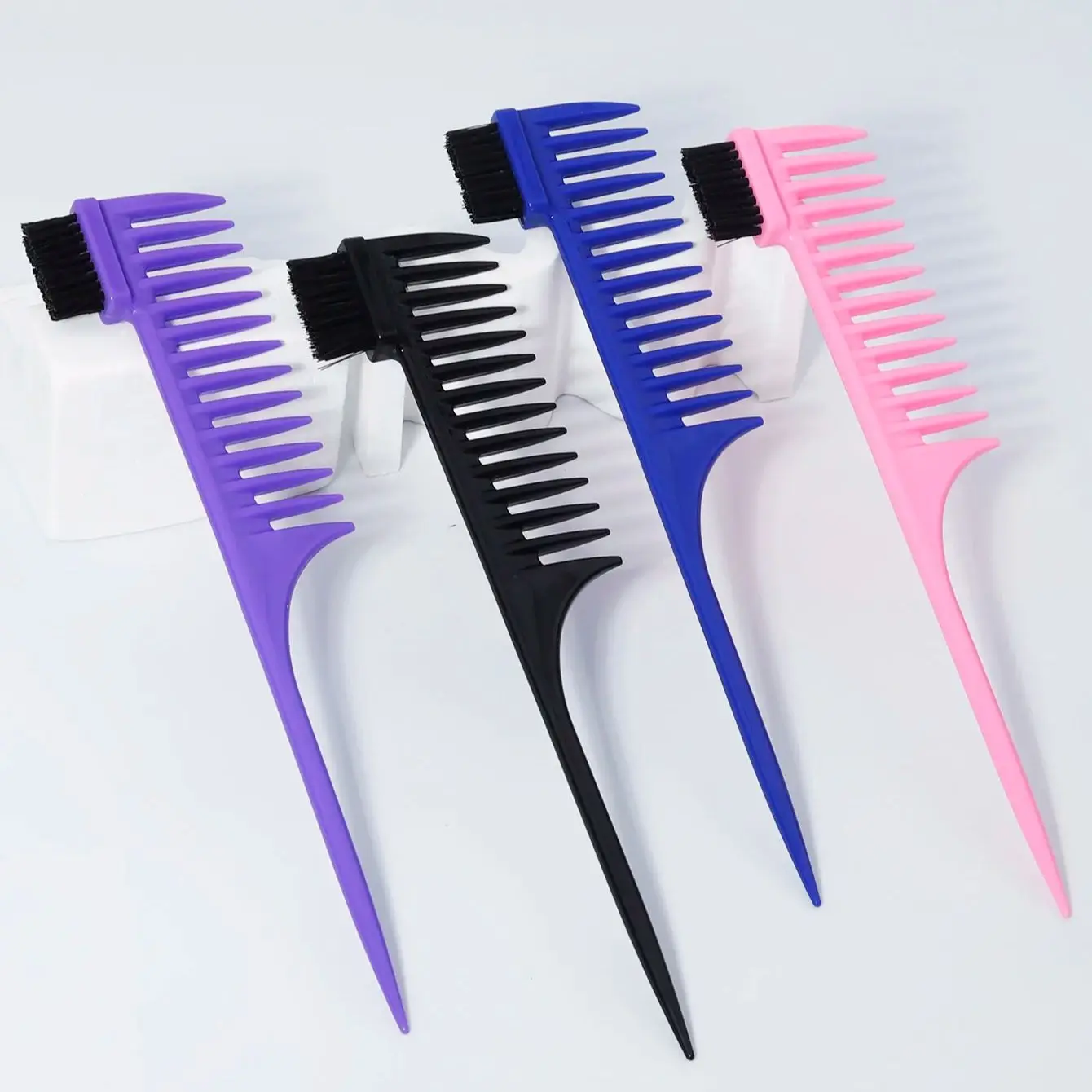 

Wide toothed styling comb, suitable for salon and home hair styling, anti tangling and anti-static,special for real hair wigs