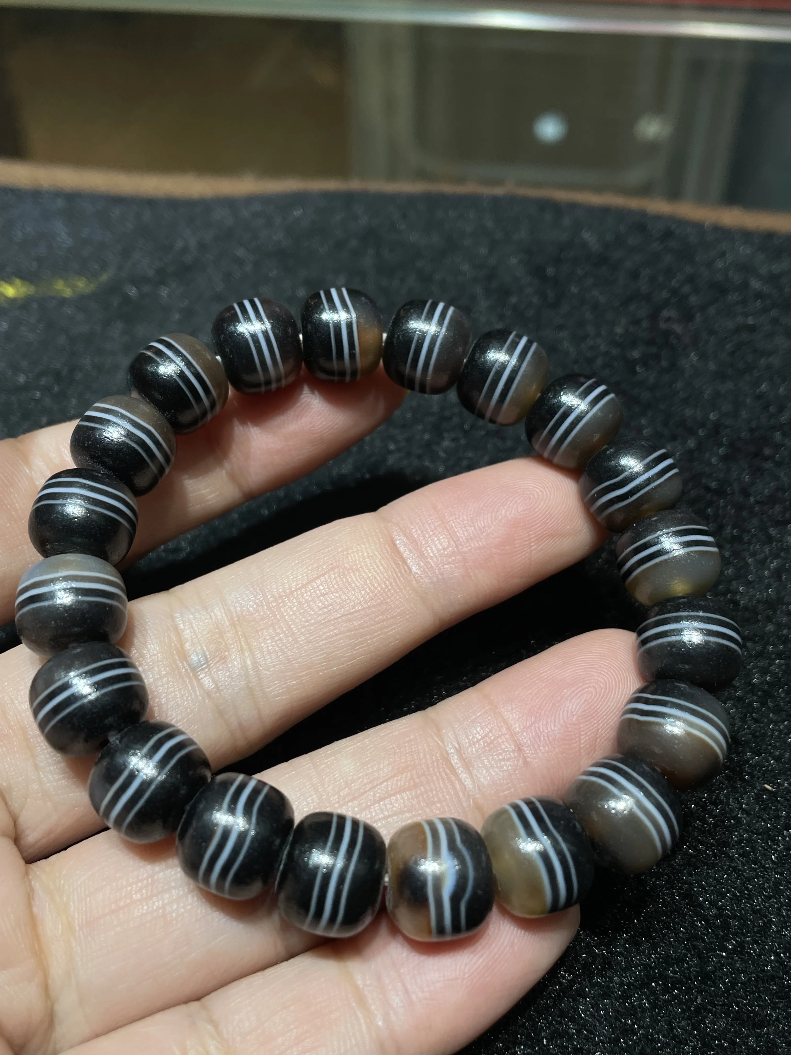 

A Energy Tibetan Old Agate 3 Natural Silkworm Line Yin Yang Healer Medicine dZi Bead L Bracelet 2022 Amulet Timestown UPD1028A5