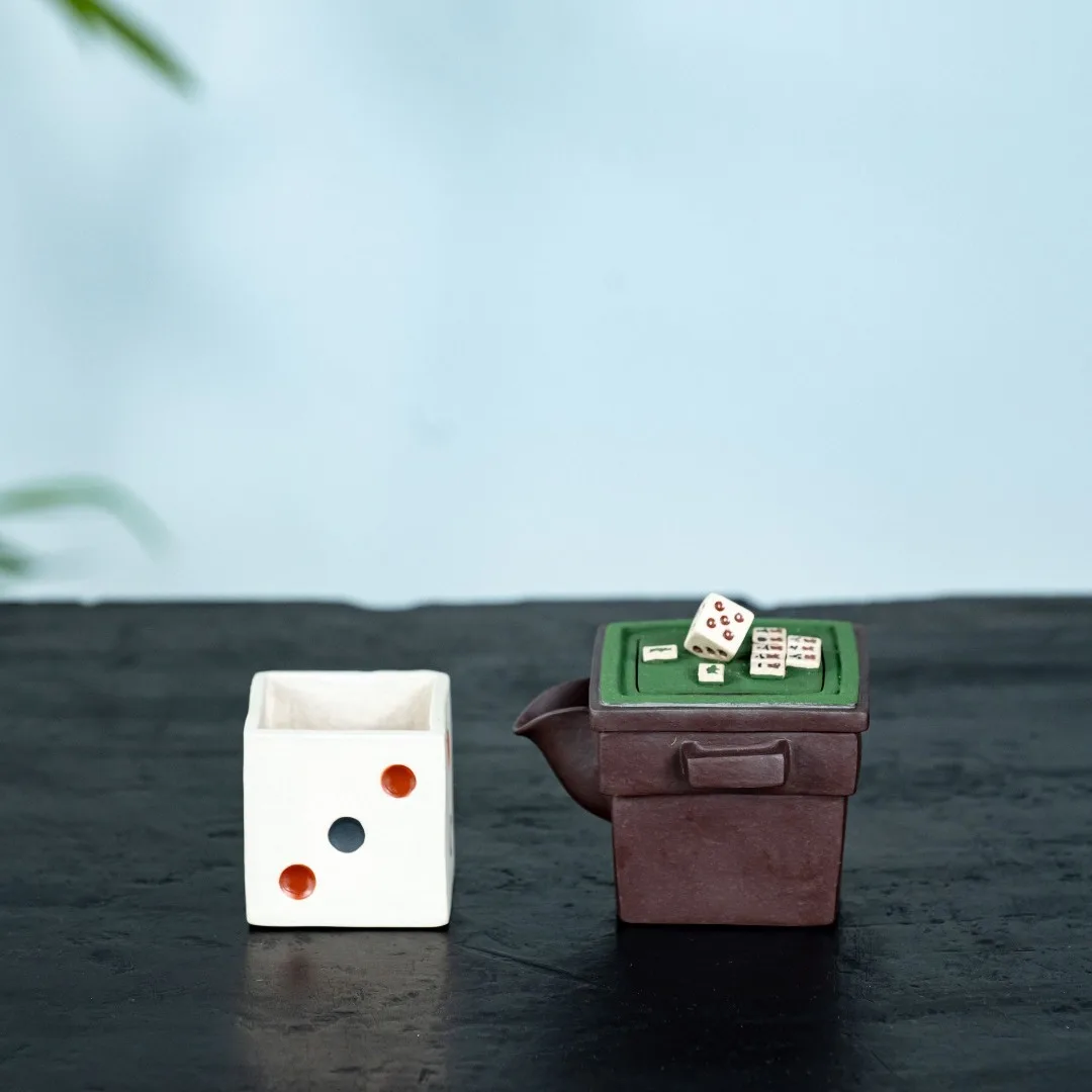 Purple sand mahjong plug creative hand-held pot personalized tea play fun kung fu tea maker handmade raw ore can be raised
