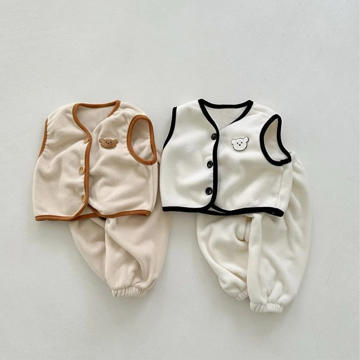

2025 Winter New Baby Sleeveless Clothes Set Boys Girls Cute Bear Vest Cardigan + Pants 2pcs Suit Infant Fleece Warm Outfits