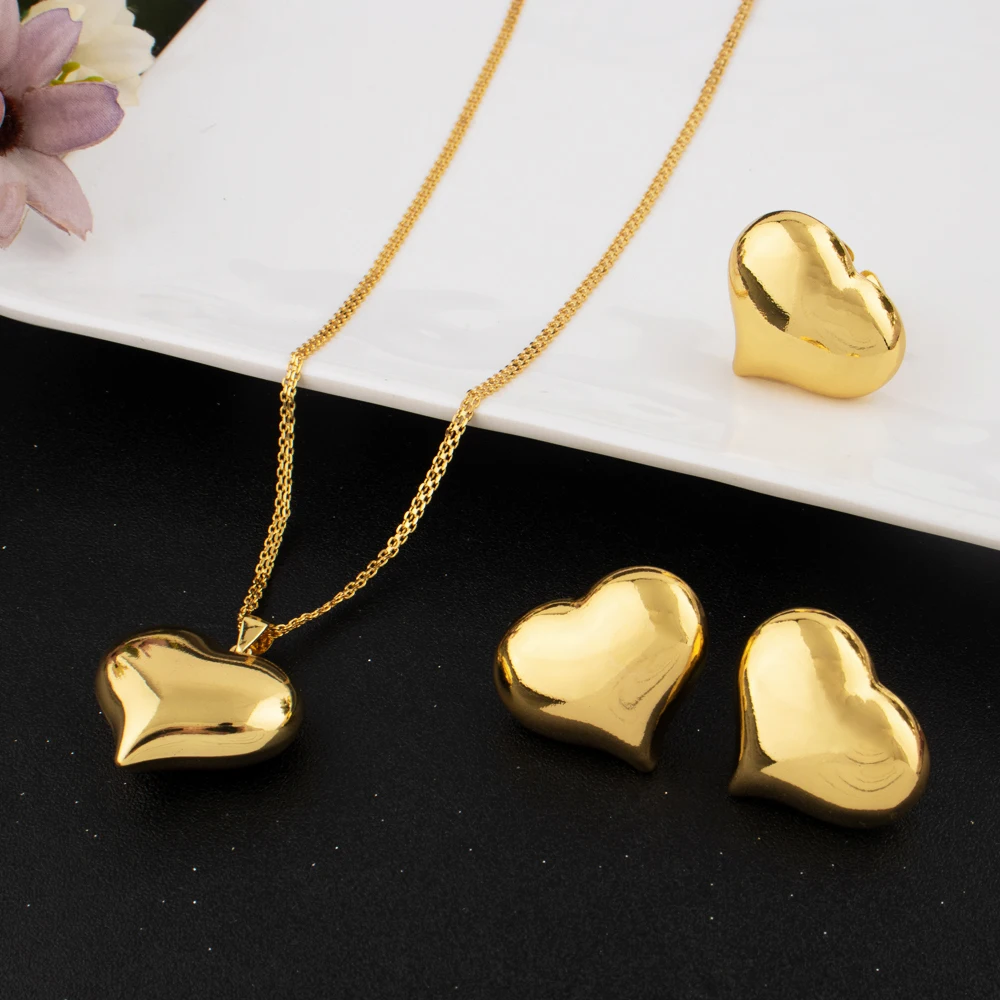 Minimalistisches Herz-Schmuckset aus goldfarbenem Edelstahl für Damen, schickes Alltagskleidungs-Ohrring-Halsketten-Ring-Kombinationsgeschenk – Detail 2