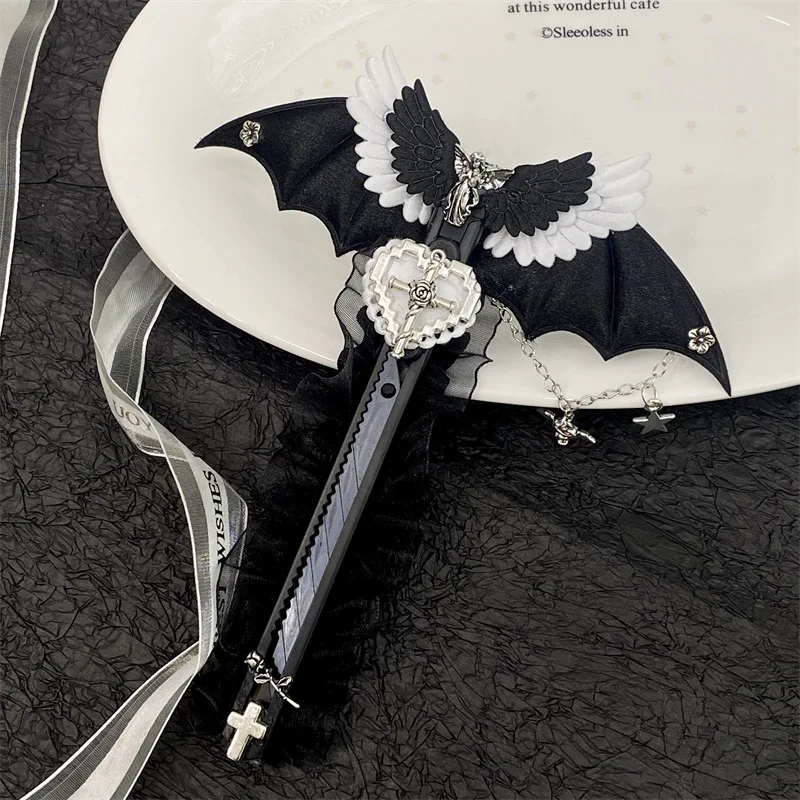 Черный цвет, модный открывалка для писем, дьявол, крылья летучей мыши, сердце, крест, стиль, универсальный нож для детей, креативный дизайн, резак для коробок, детский подарок
