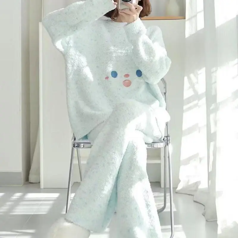 Conjunto de pijama sexy pode ser meia flanela pijamas de lã para casa terno engrossado rosto inverno. Coral Fashion Homewear um doce sorridente