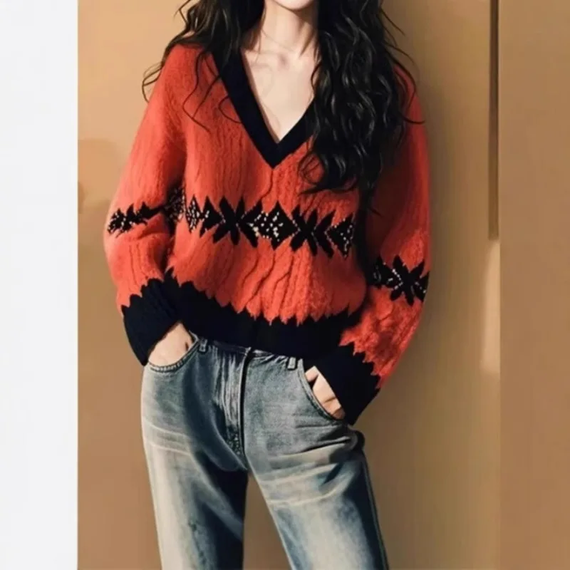 French V-neck Color-blocking Long-sleeved Sweater for Women in Autumn and Winter Loose Design Niche Soft Glutinous Sweater Top