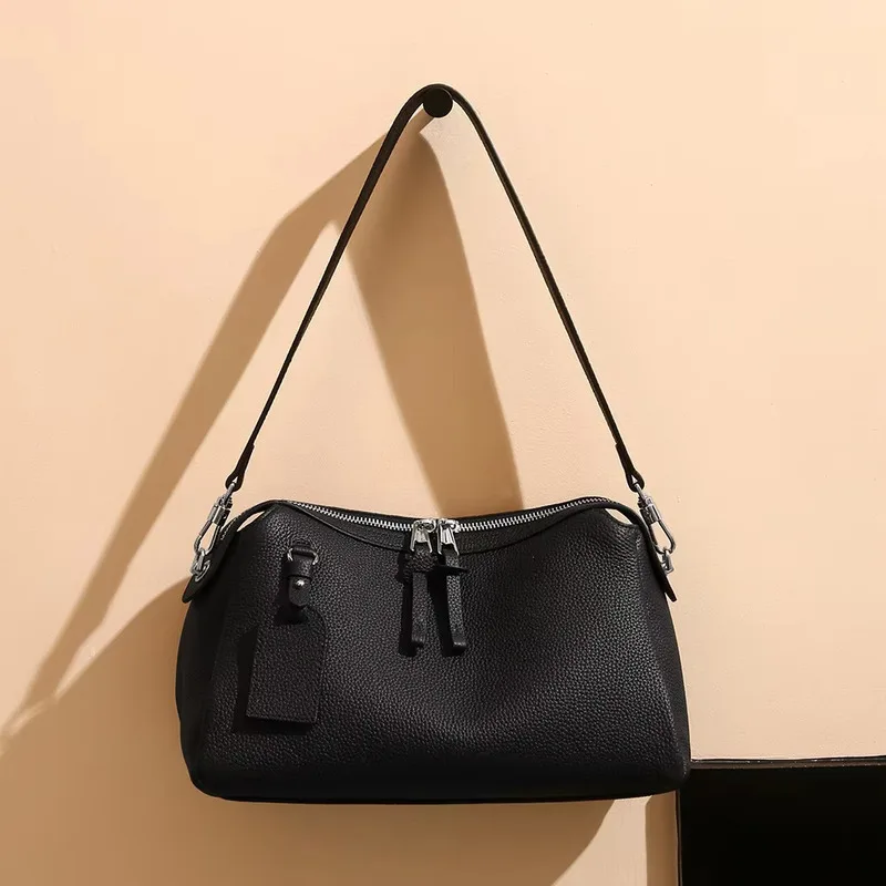 

New Female Head Layer Cowhide Minimalist Niche Design Portable Shoulder Bags Large Capacity Genuine Leather Suede Crossbody Bags