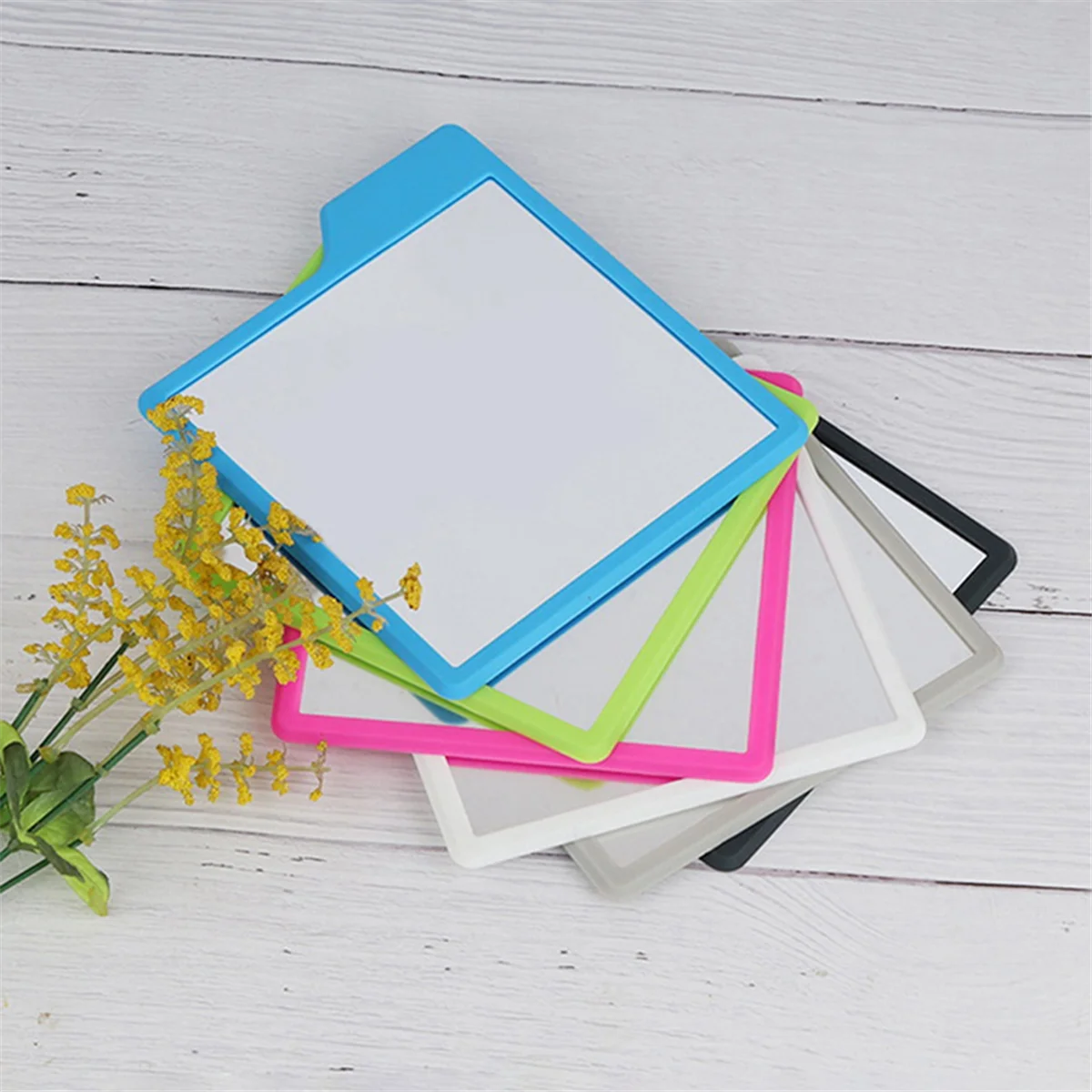 مرآة سيليكون عصرية سوداء ذاتية القبضات مرآة حلاقة مقاومة للكسر، دش مكياج من السيليكون، حمام للسفر