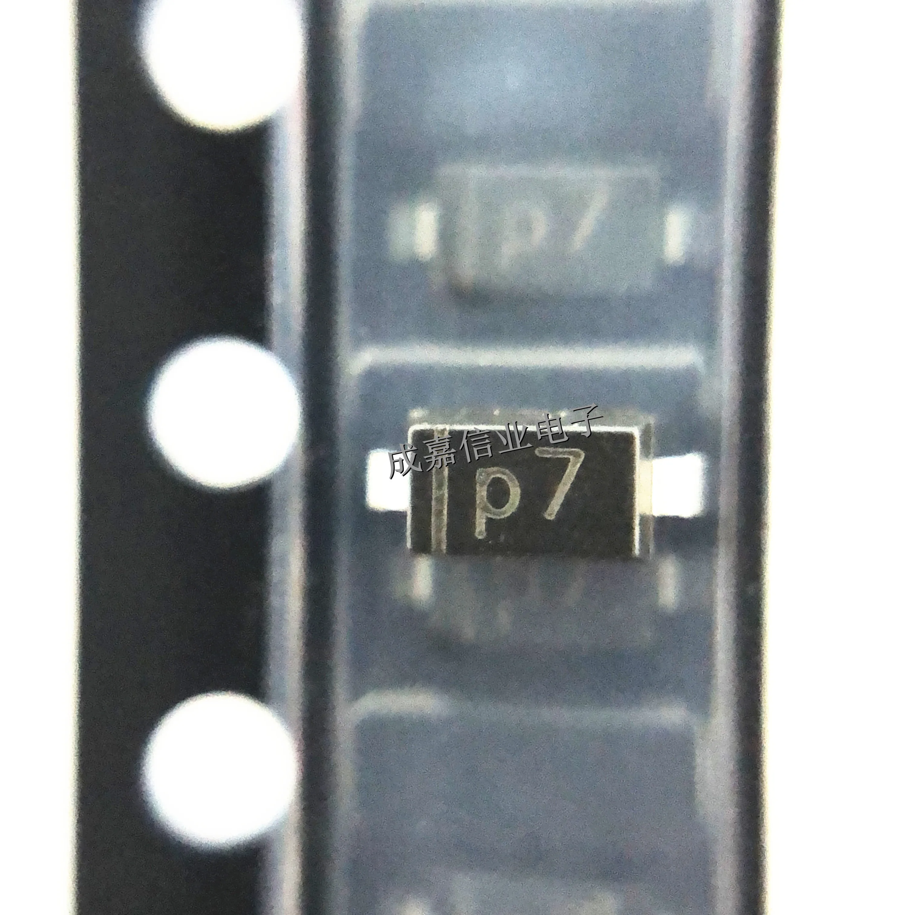 100pcs/Lot AZ4012-01G.R7G SOD-123-2 MARKING;P Transient Voltage Suppressing DeviceFor ESD/Surge/Transient Protection