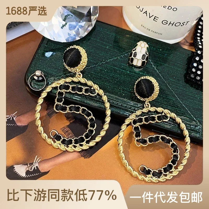 Oversize Leather Number 5 Earrings French Brand Exaggerate Classic Metal Number 5 Ear Hoops Ear Round Women Fashion Ear Drops