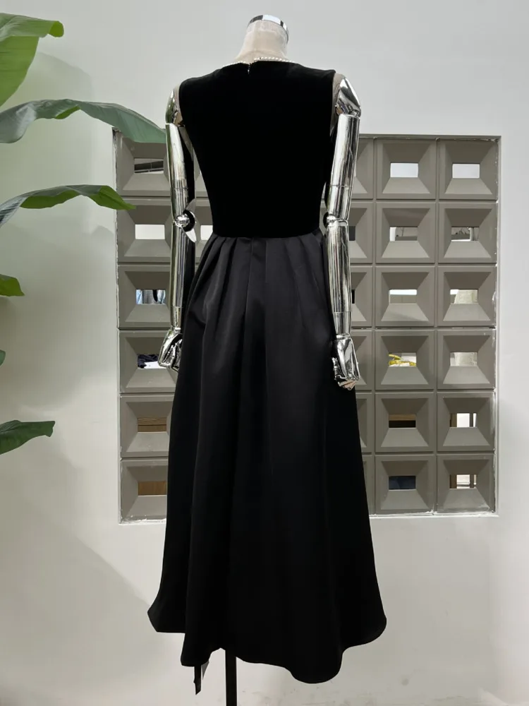 DFDG 2025 فستان نسائي ريترو مخملي لربيع وصيف غير متماثل مرقع رقبة مستديرة بدون أكمام بحزام خصر فستان باري متدفق