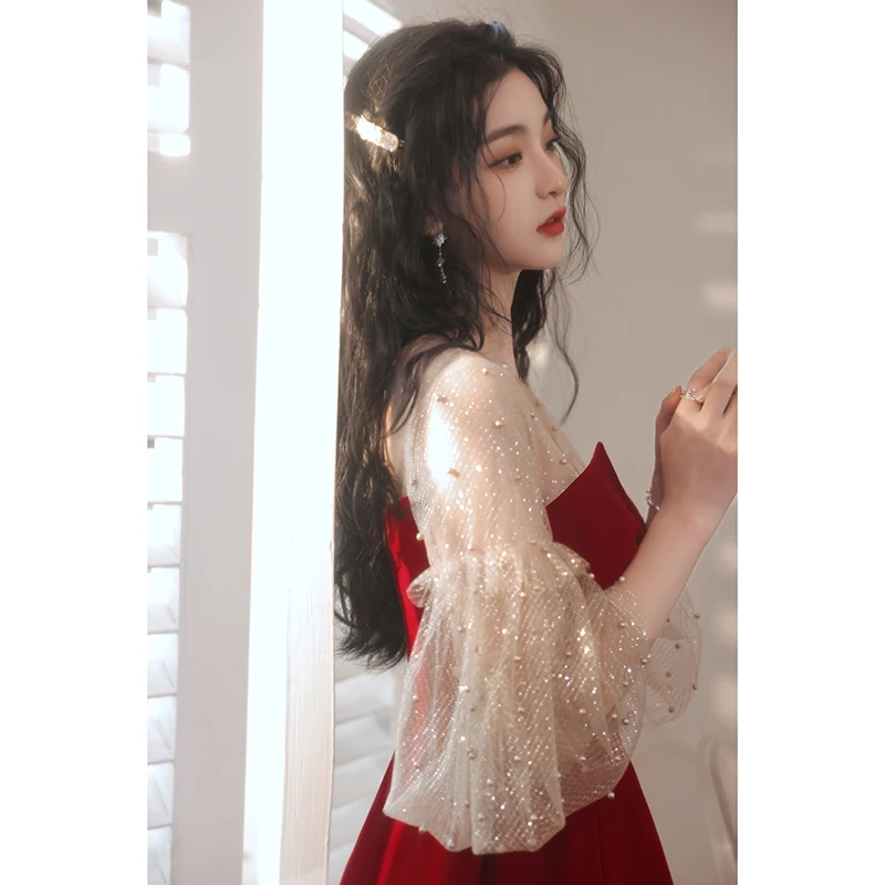 

Платье для невесты: нарядное, с жемчужной отделкой, средней талией, для помолвки, свадьбы и торжественного возвращения домой