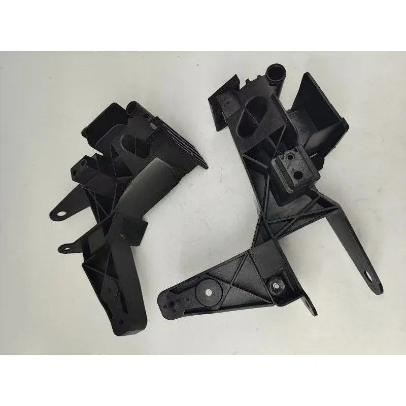 A1776221800 1776221800 Front Left / Right Water Tank Frame Radiator Bracket For A-Class W177 A1776222300 1776222300