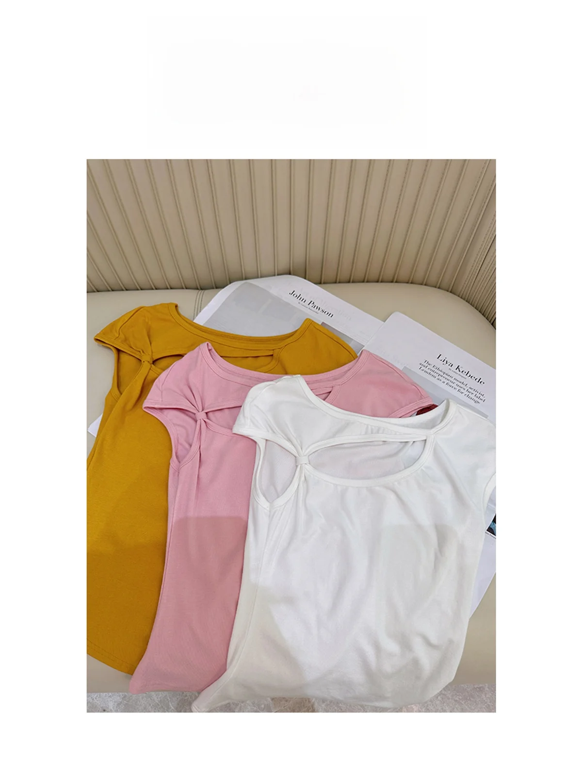 

AZZHEN Лето 2025 Новинка: Женский вязаный топ с вырезами на плечах, узлом спереди, повседневный, приталенный, из хлопка, с коротким рукавом