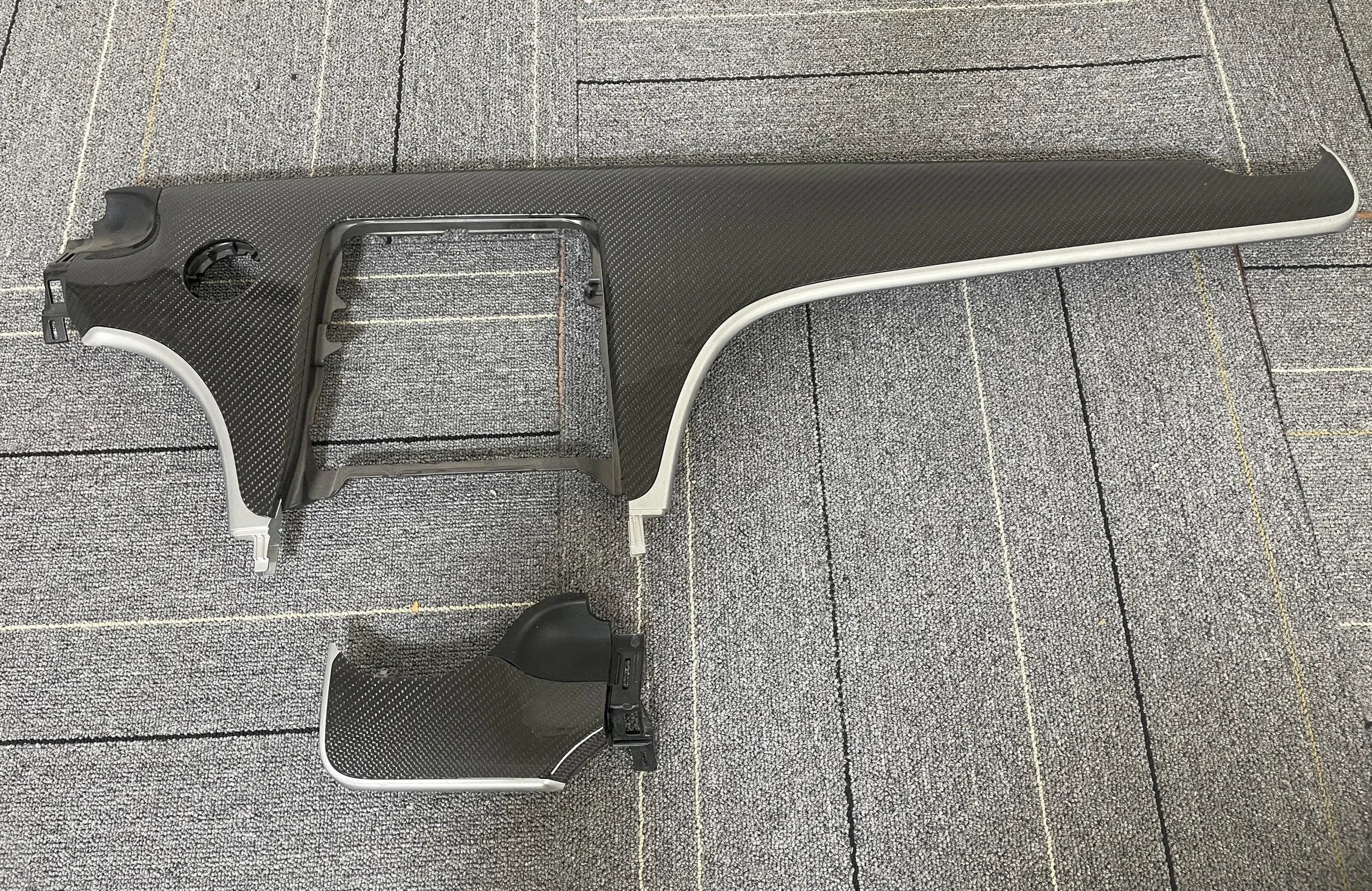 Interior Center Control Panel Made of Real Carbon Fiber for  GLC and C-Class C200 C260L (OLIVER)