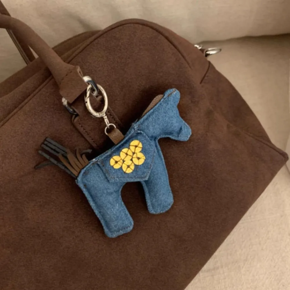 

Мультяшный милый брелок с лошадью из искусственной кожи, подвесной декор, тканевый кулон с пони, джинсовый брелок со знаком зодиака, лошадь-талисман, год лошади, подвесной брелок для ключей