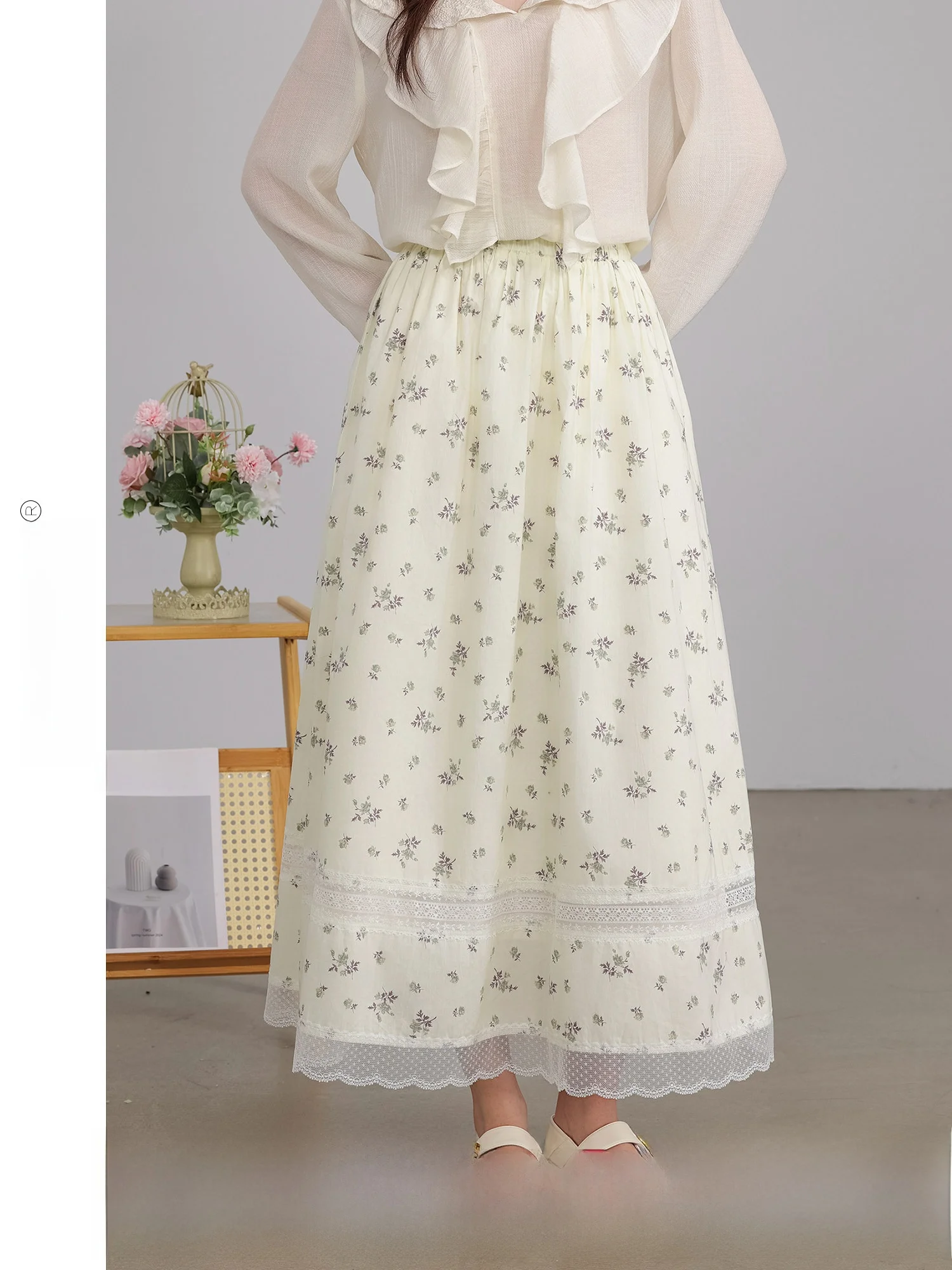 

Artistic Floral A-Line Skirt Spring 2025 New Sweet Lace Trim Long Skirt Women High Waist Korean Sle Commute