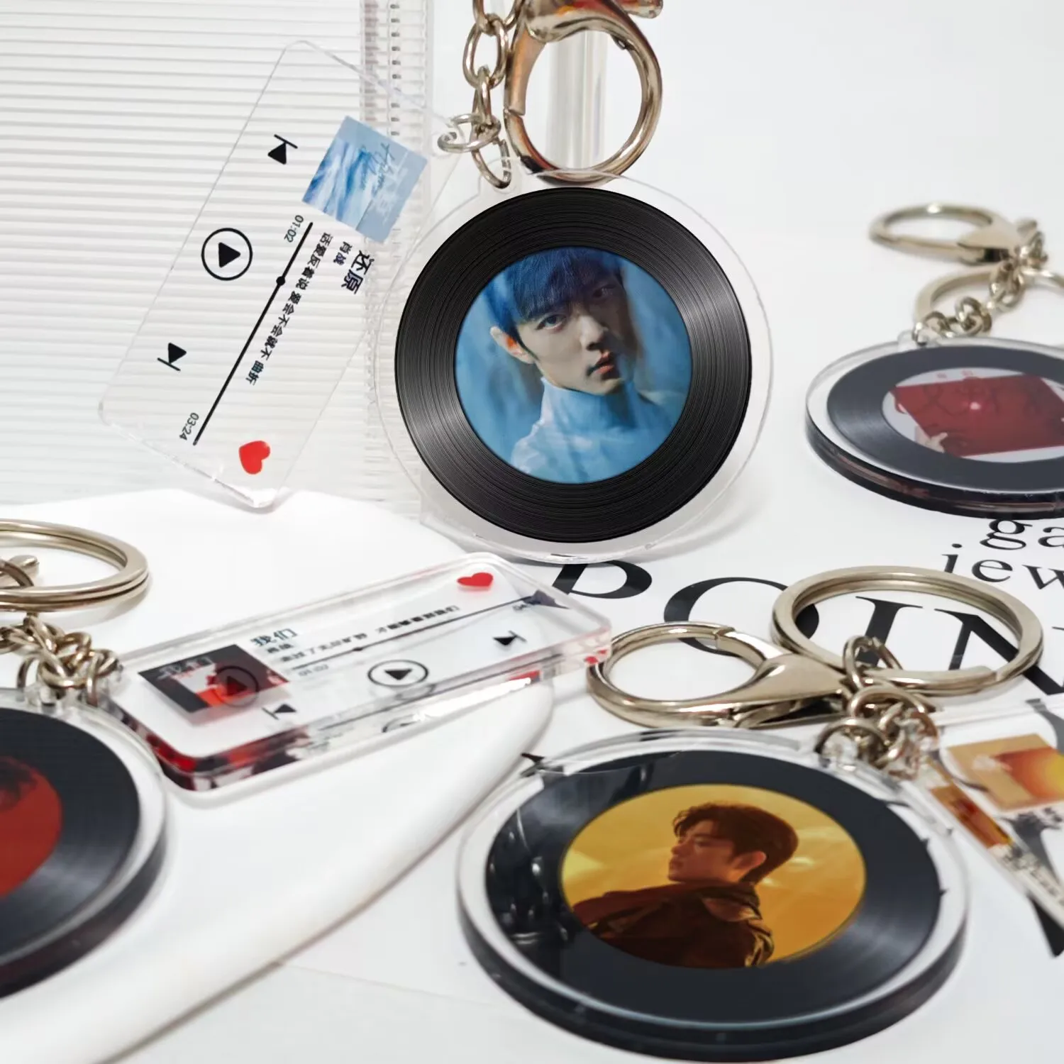 

Customized peripheral products: Little Flying Hero Support vinyl record keychain bag pendant, Xiao Zhan's album