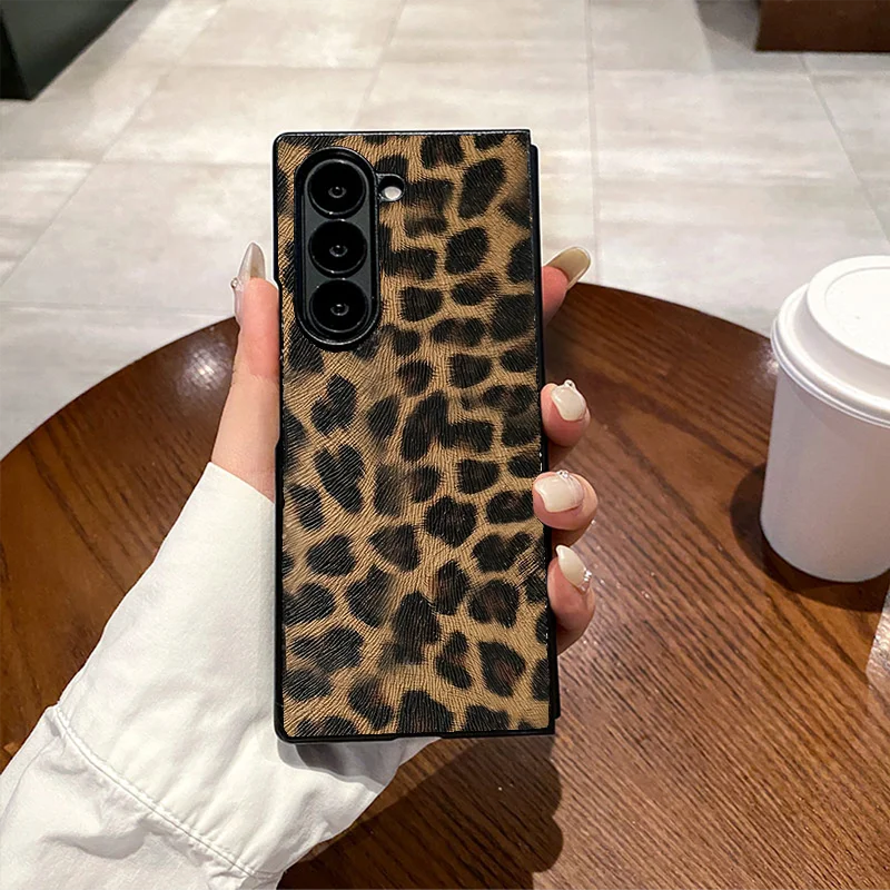 Fashion Leopard Pattern Hard PC Phone Case For Samsung Galaxy Z Fold 7 6 5 4 3 5G Ultra Thin Luxury Shockproof Back Cover Funda