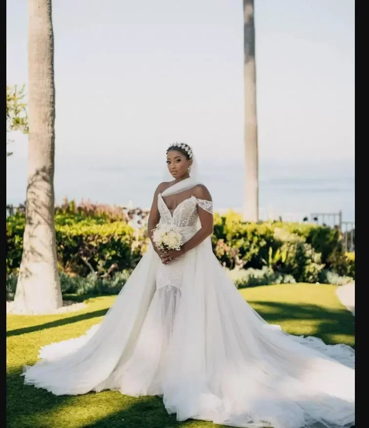 Customized  Off The Shoulder Plus Size Garden Bridal Gowns  Sweetheart Chiffon Detachable Train Black Woman Wedding Dress