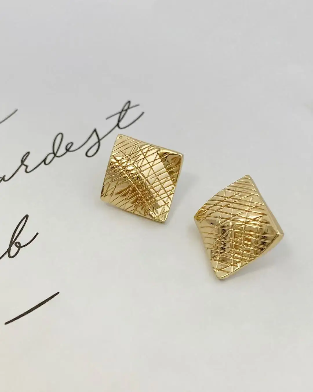 

Квадратные серьги MADALENA SARARA из 18-каратного золота Au750 Stamp