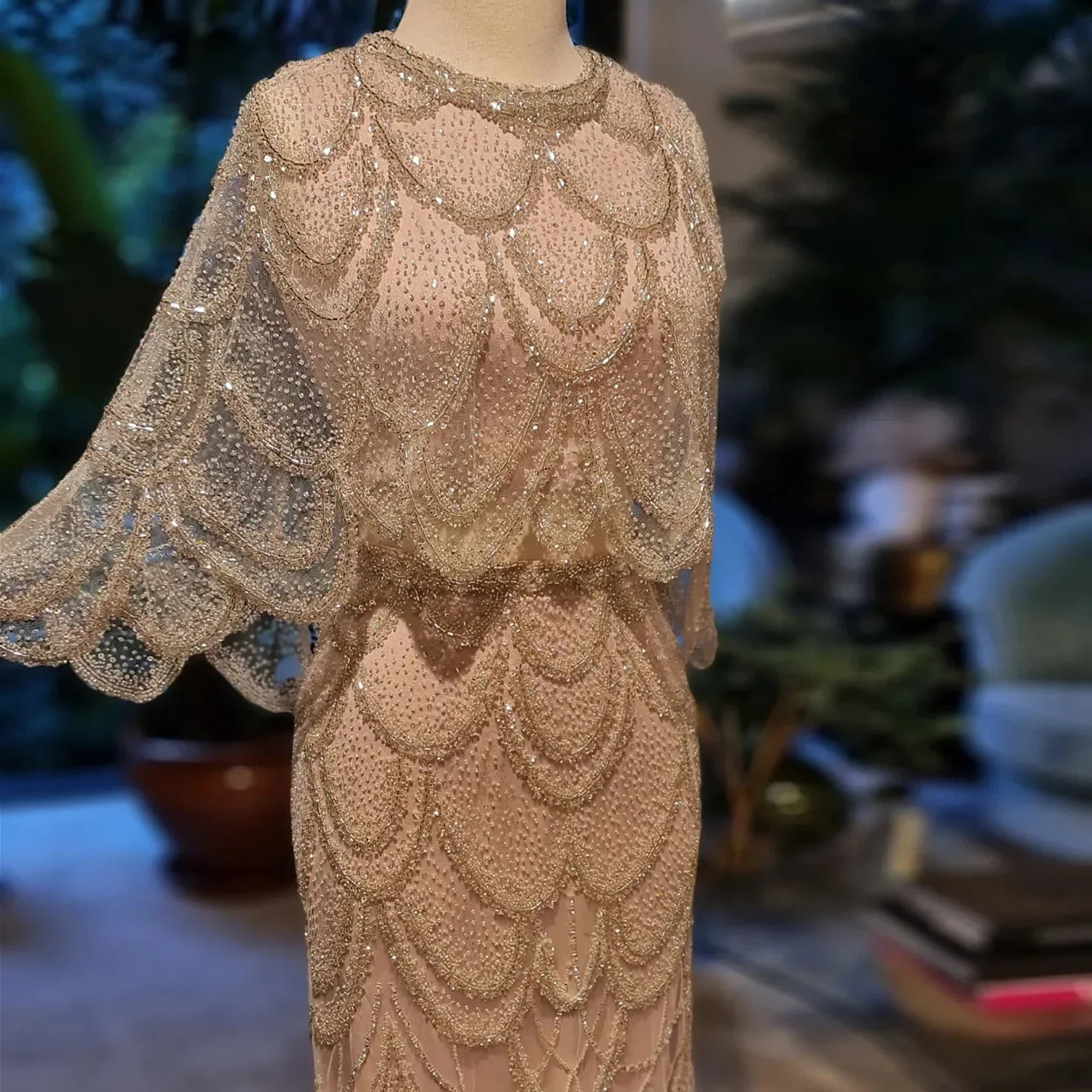 Sharon Said Luxuriöses Perlenbesetztes Dubai Nude Zweiteiliges Crop-Top Meerjungfrauen-Abendkleid mit Cape Arabisches Hochzeitskleid SS646 Maßanfertigung – Detail 6