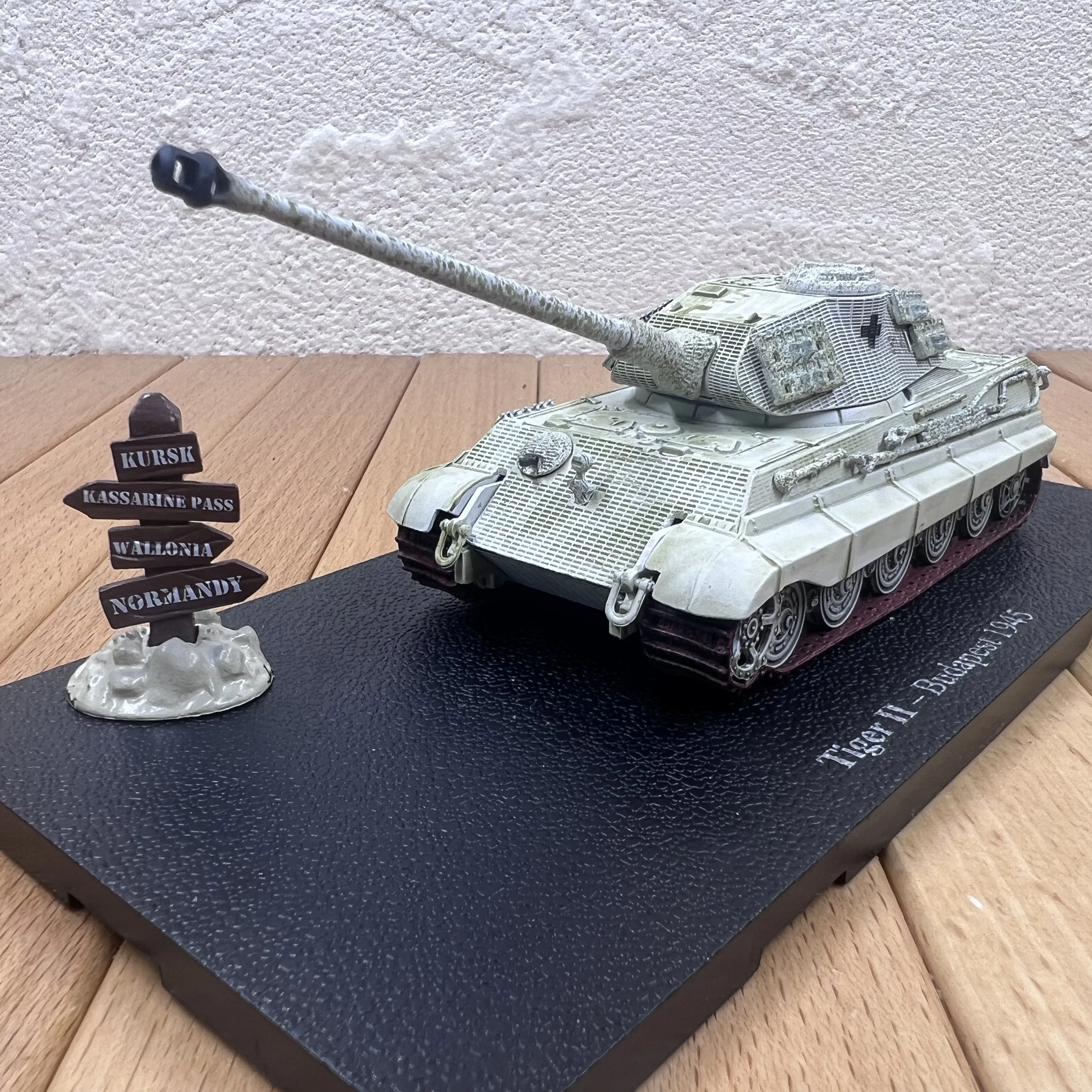 Pressofuso in scala 1:72 Seconda Guerra Tedesco Tiger King Carro pesante Scena militare Display Modello in metallo Carro armato cingolato Veicolo da combattimento Giocattolo Regalo