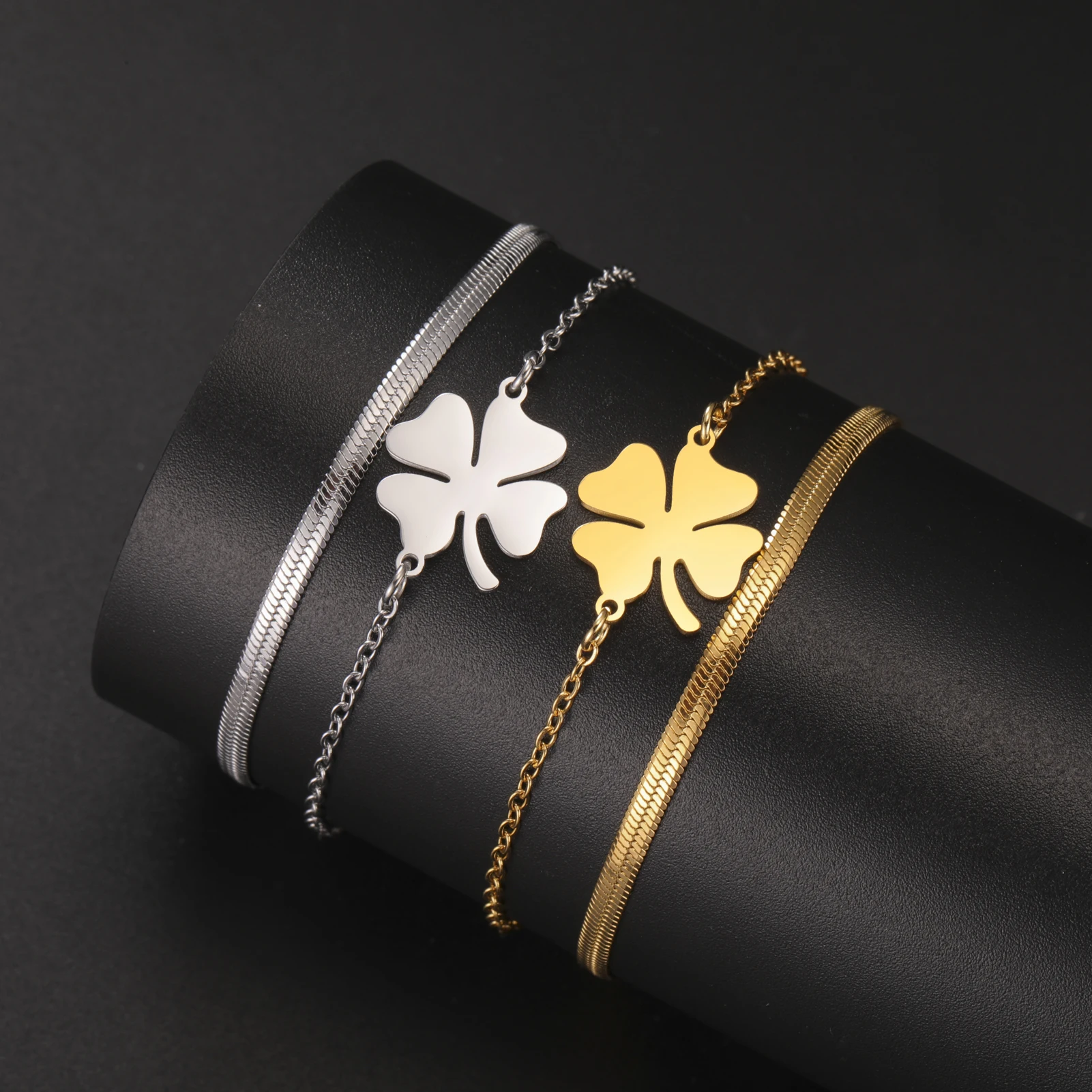 Skyrim Edelstahl Vierblättriges Kleeblatt Charm-Armband für Frauen, Schwarzes Rotes Seil Handarmband, Glücksbringer Modeschmuck Geschenk – Detail 18