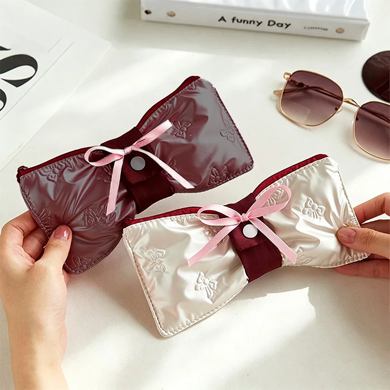 WERLLANDS PVC Women Eyeglasses Pouch White Pink Lightweight Portable Soft Glasses Storage Bag