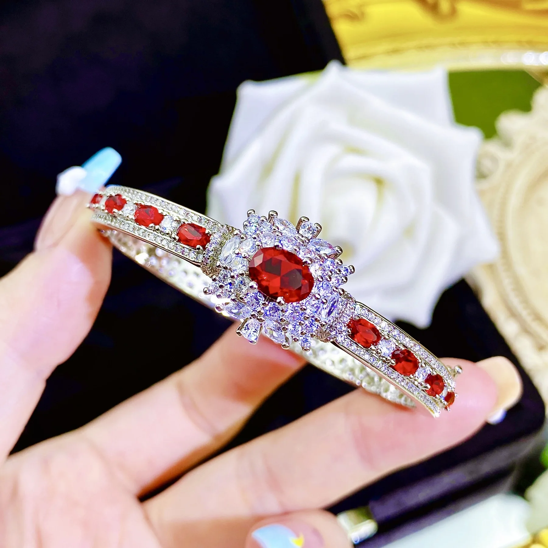DIY accessories Light luxury high-end buckle flower bracelet versatile retro diamond-encrusted imitation natural pigeon blood ru