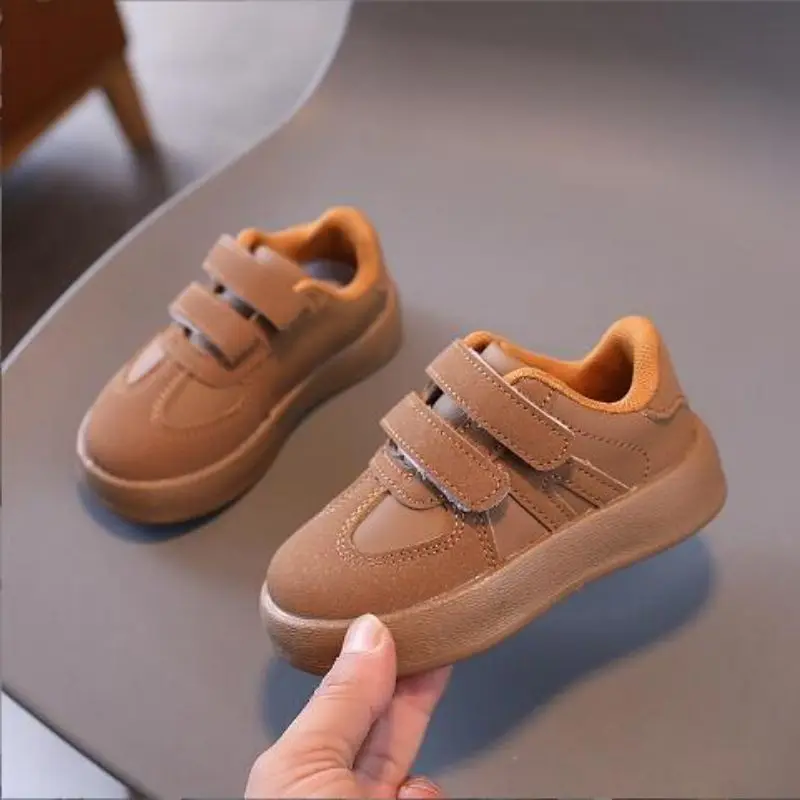 

Children's Sports Shoes 2024 Autumn New Fashion Casual Board Shoes for Boys Girls Leather Top Soft Sole Baby Forrest Gump Shoes