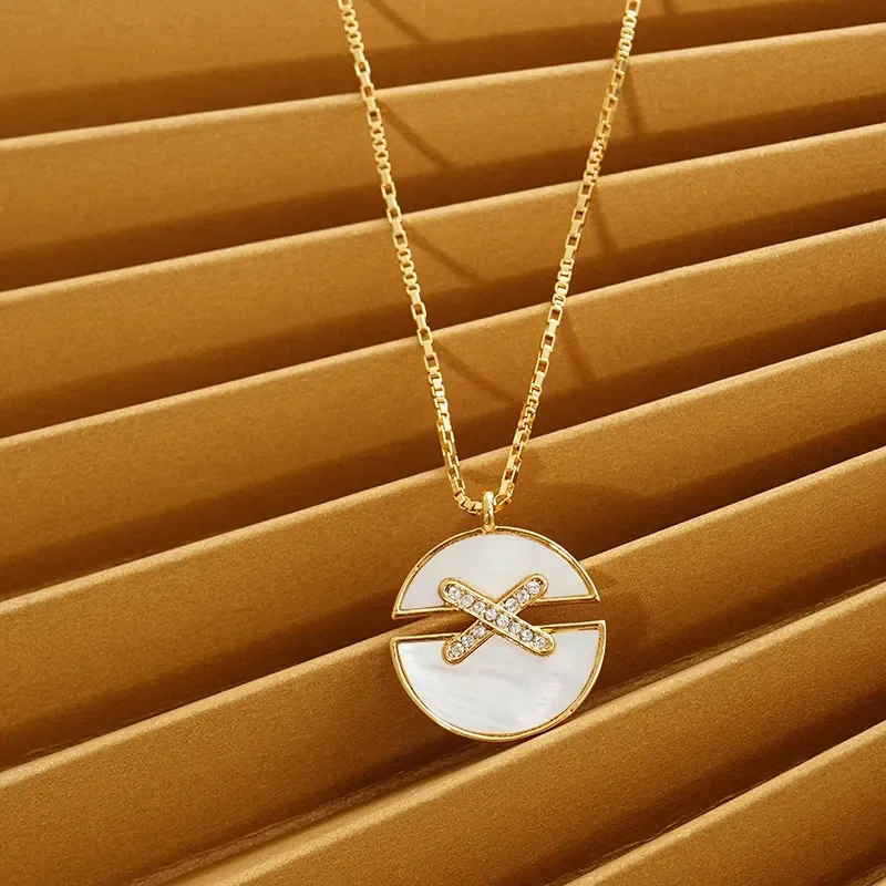 White Fritillary gold-plated zircon light luxury niche design sense collarbone chain pendant new round cross necklace women