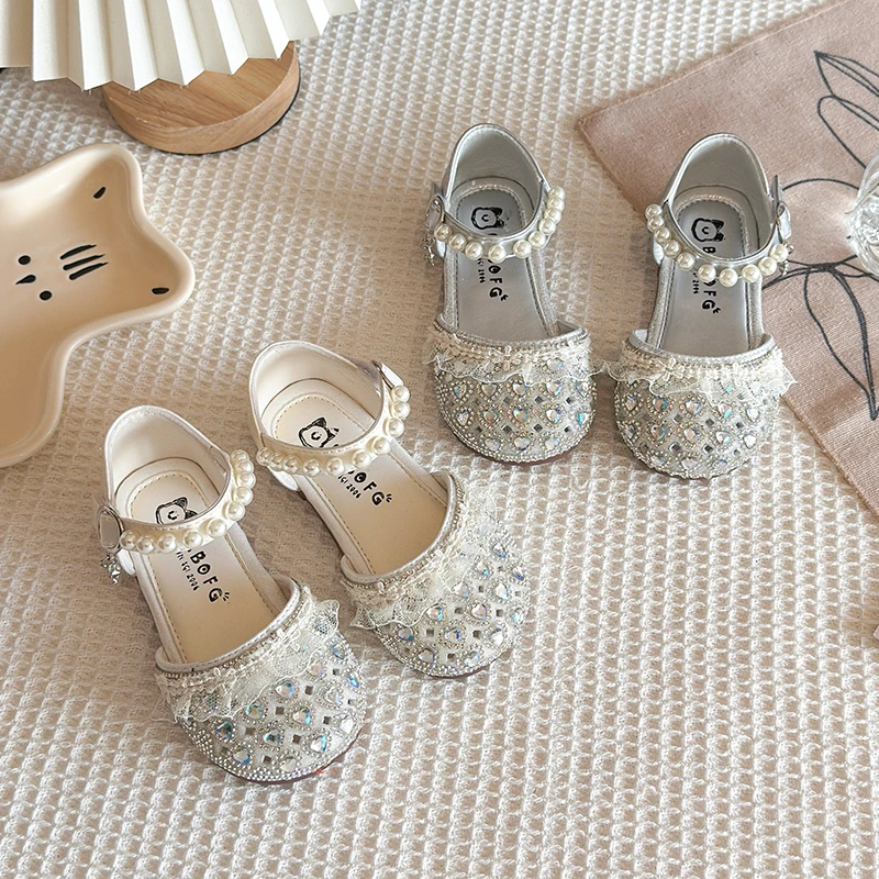 

Girls Rhinestone Mary Jane Shoes Soft Sole Children Pearls Lace Princess Dance Dress Shoes Kids Fashion Half Sandals Hook Loop
