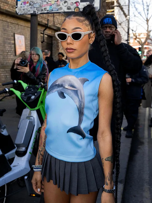 

Y23tp048 2025 Женская футболка с принтом дельфина Cleanfit Sle A-Line Sve Другое материал 00% женская модная льняная футболка