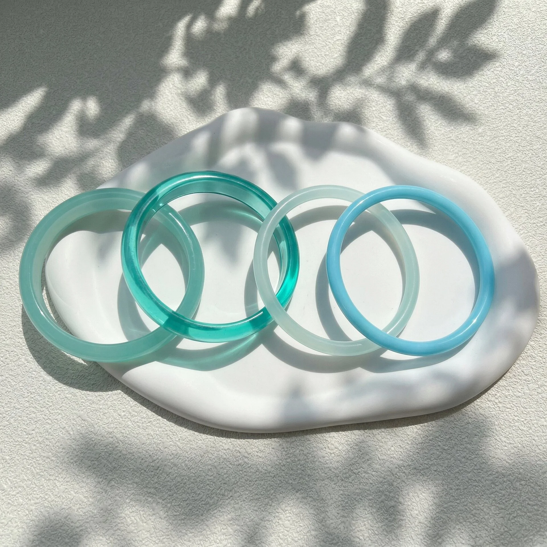 4Pcs Bohemia Acrylic Resin Bracelet Set for Women Beach Vacation Punk Bangle Fashion Stackable Lightweight Jewelry Gift New 2026