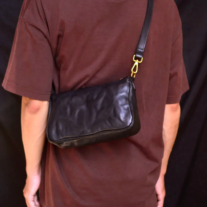 

AETOO New leather Japanese men's mini Baotou layer cowhide handmade Korean version crossbody bag male trend shoulder bag female