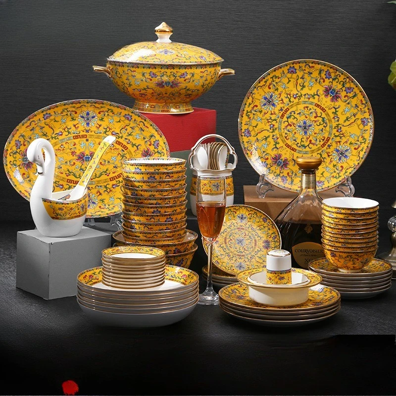 

80 pieces of Chinese ceramics, bone china drawing, enamel color court tableware