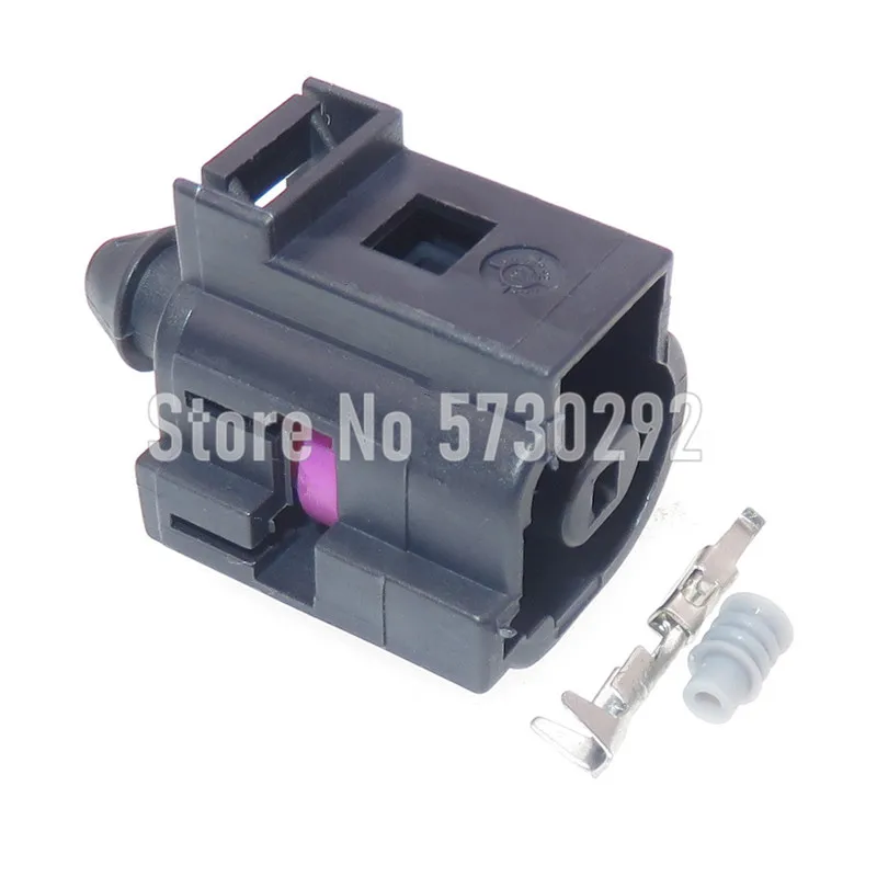 1P 1J0973701A 42123100 Car Engine Oil Sensor Plug Socket 1J0 973 701A For VW Magotan Sagitar