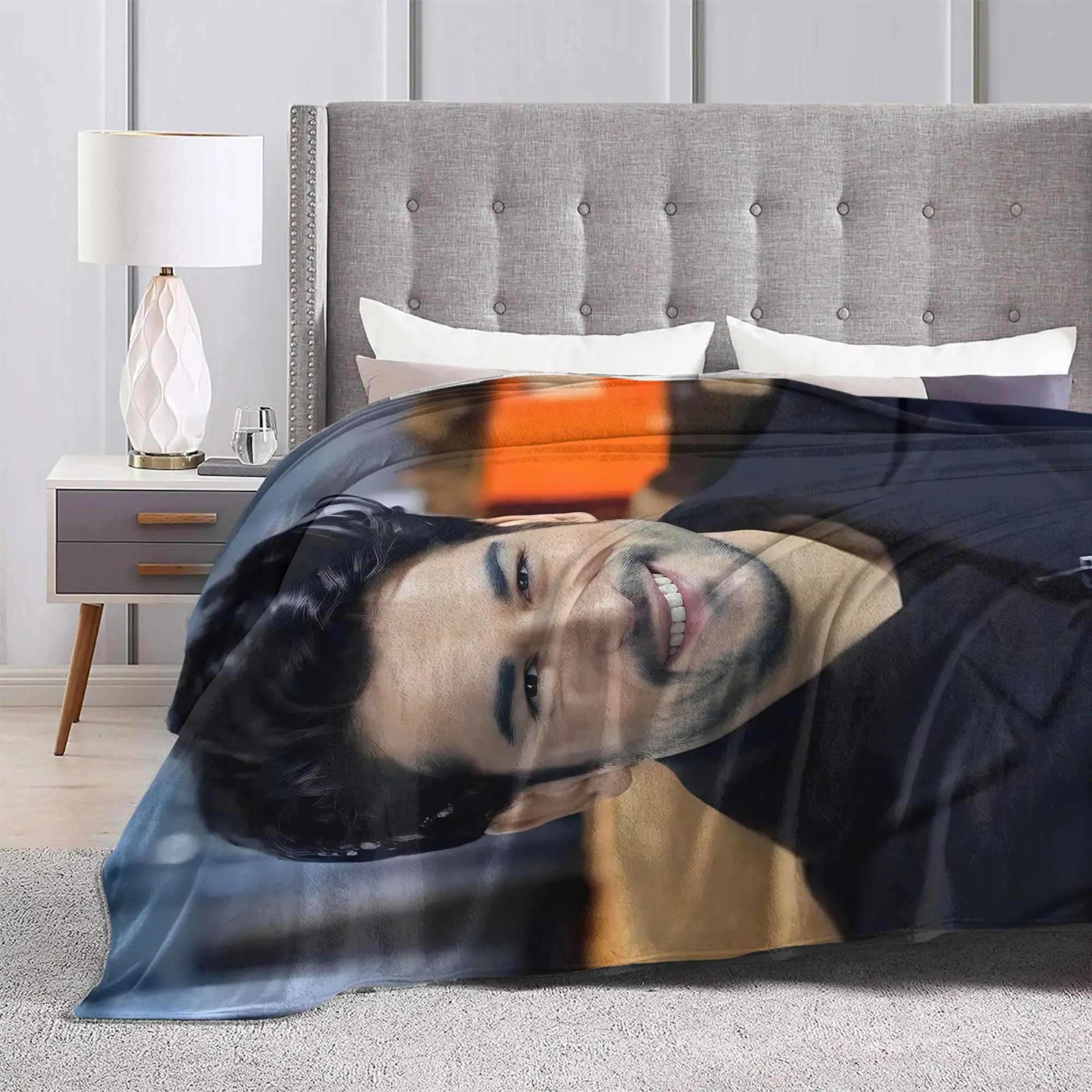 Customize KEMAL SOYDERE Style Flannel Blanket, a Soft and Warm Essential for Everyday Life, Comfortable to Use on Sofas or Beds.