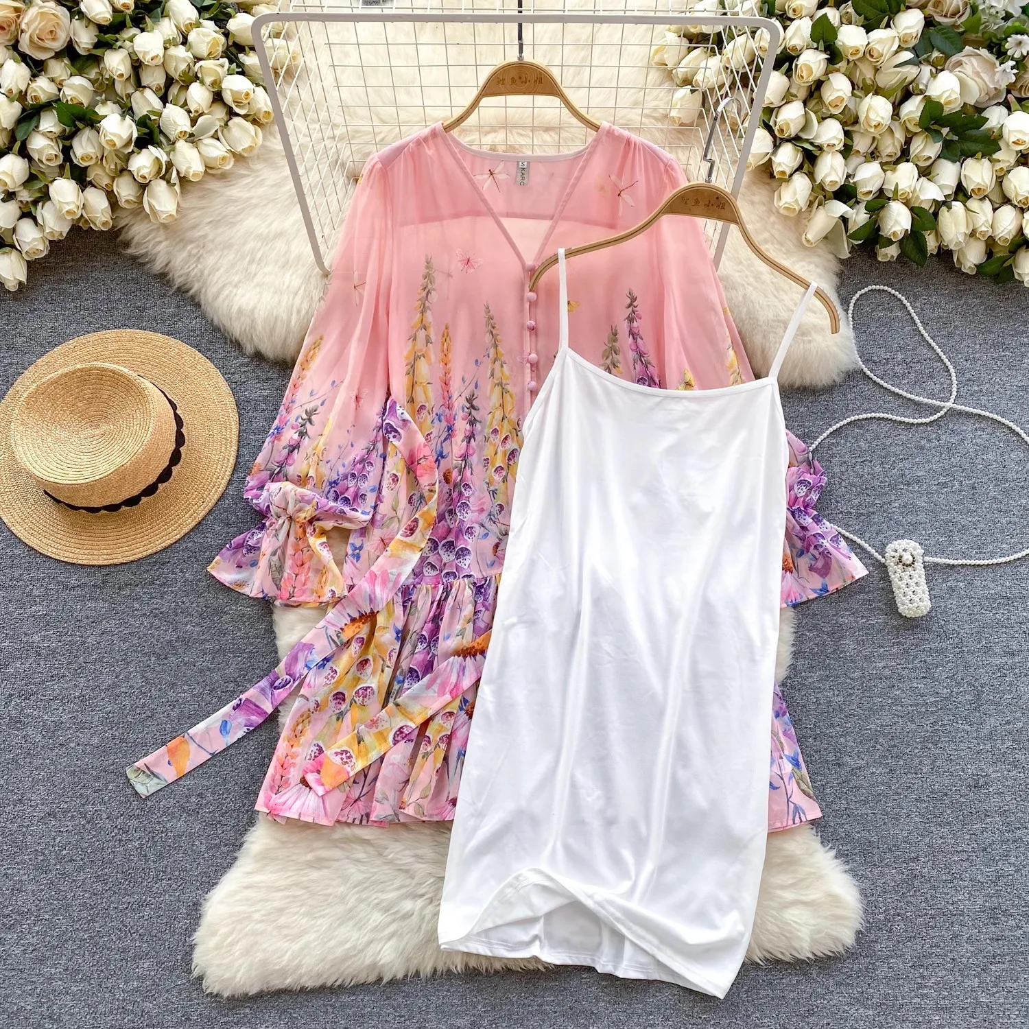 Sommer Landebahn wunderschöne Blume Chiffon Rüschen Mini kleid Frauen tief V-Ausschnitt Flare Ärmel Blumen druck Boho Robe Vestidos 6240