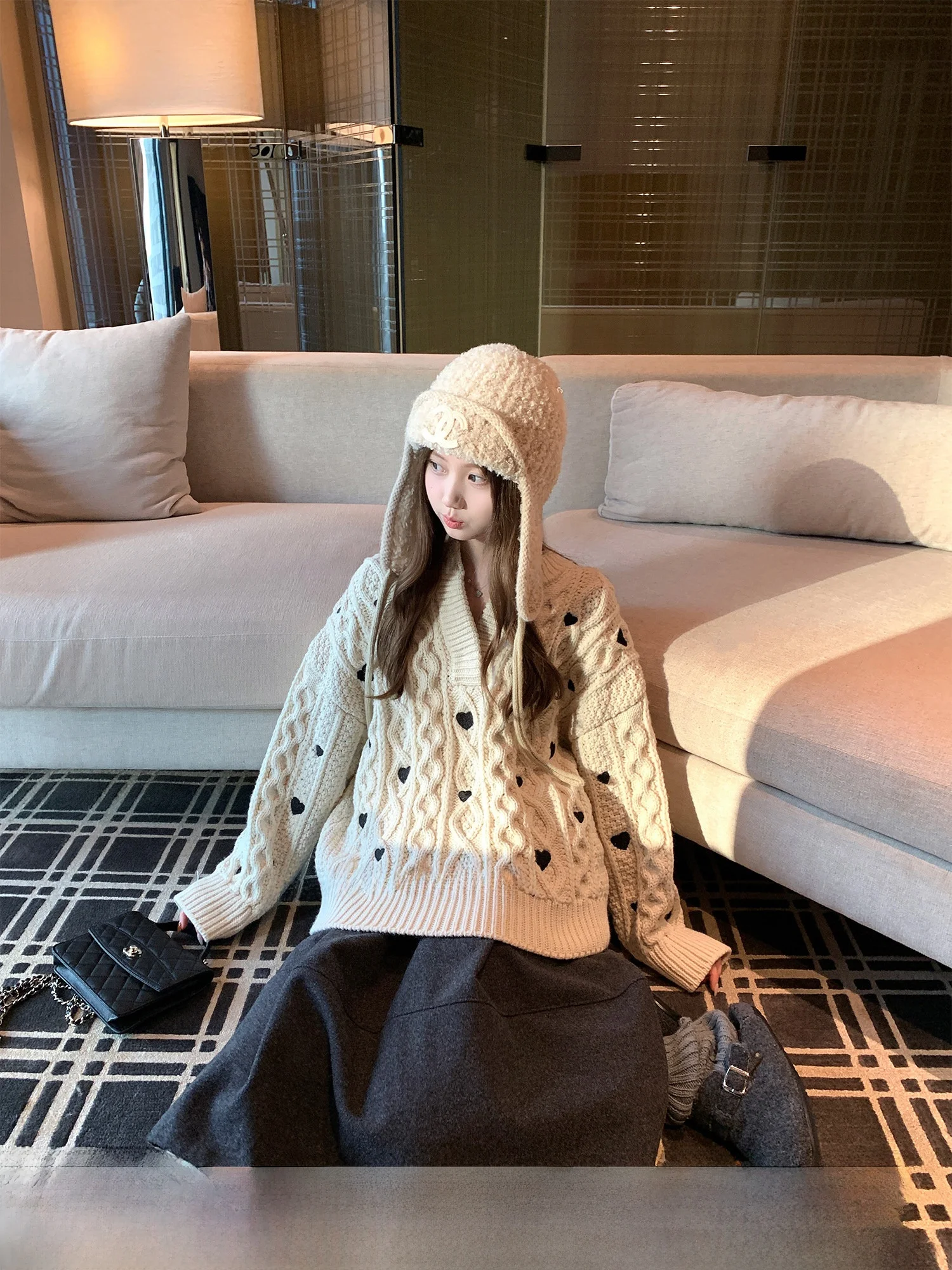 

Soft Cozy V-Ne Knitted Sweater Women's Korean Sle Lazy Faion Love Heart Embroidery Twisted Woolen Sweater Girl's Faion