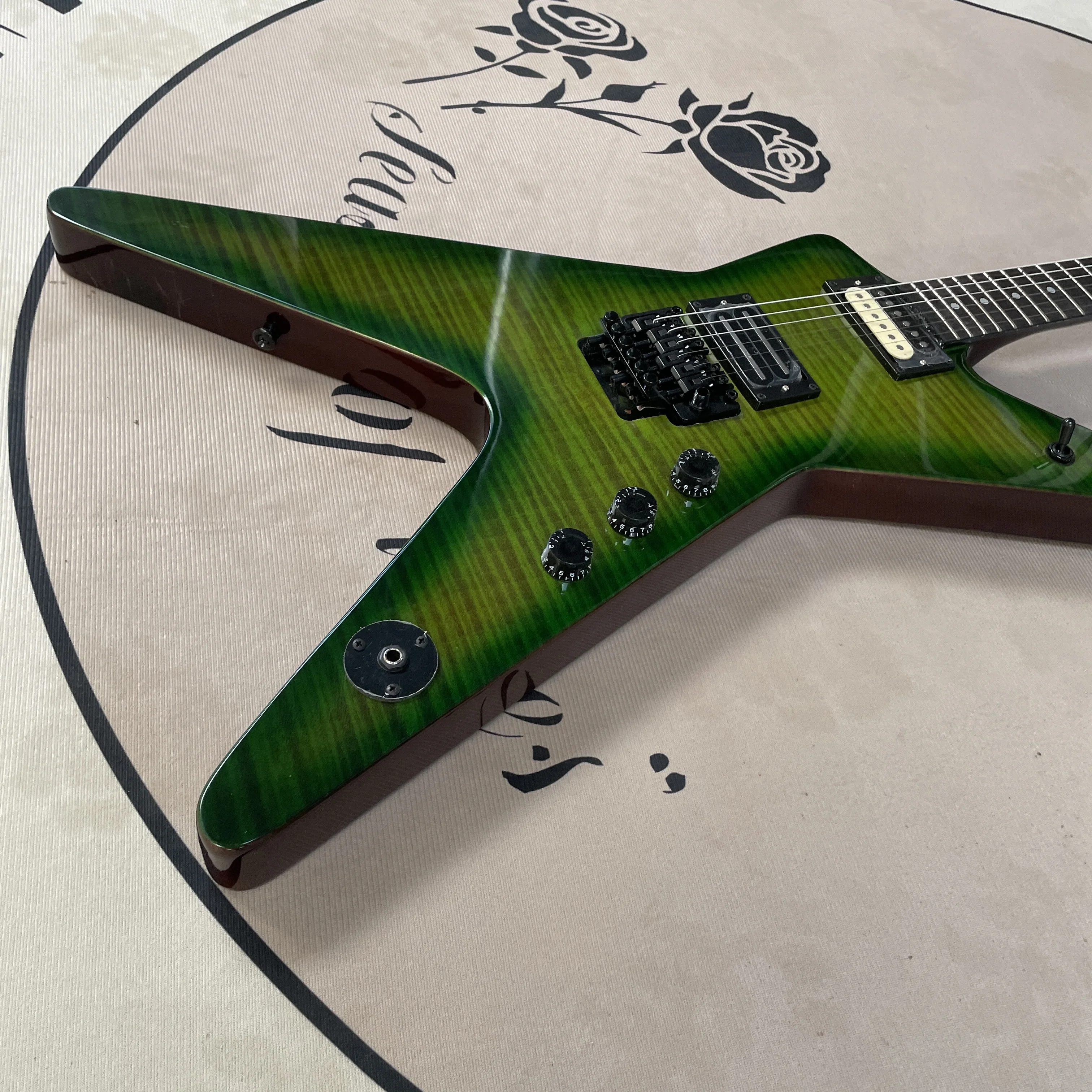 Thumbnail 2 - #4 Latest Guitars Offers
