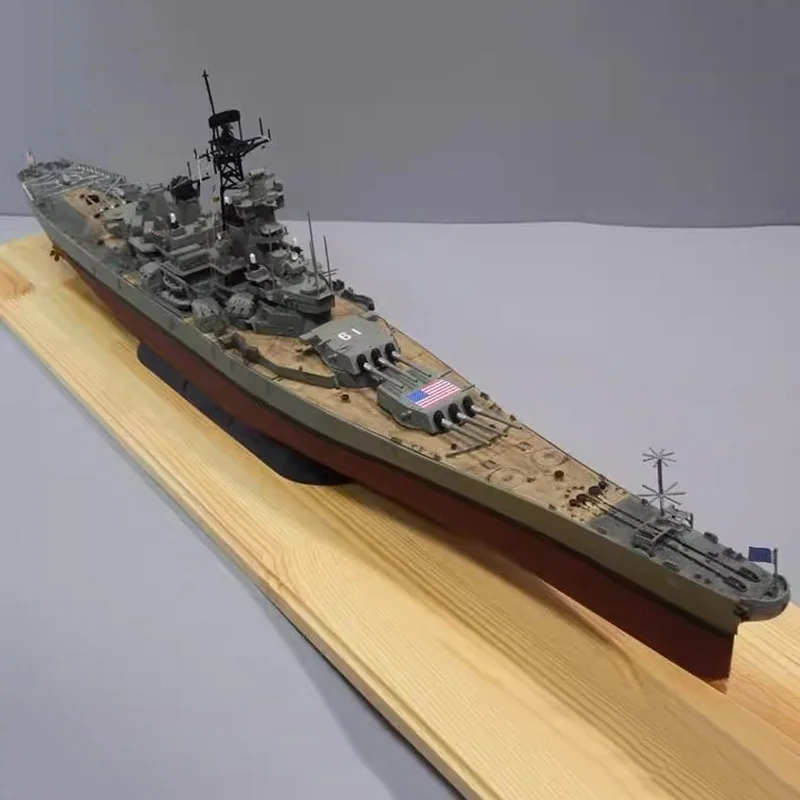 1/350 US Iowa-class Heavy Battleship Plastic Finished Boat Model Static Ship Model Ornaments Home Decoration Nautical Collection