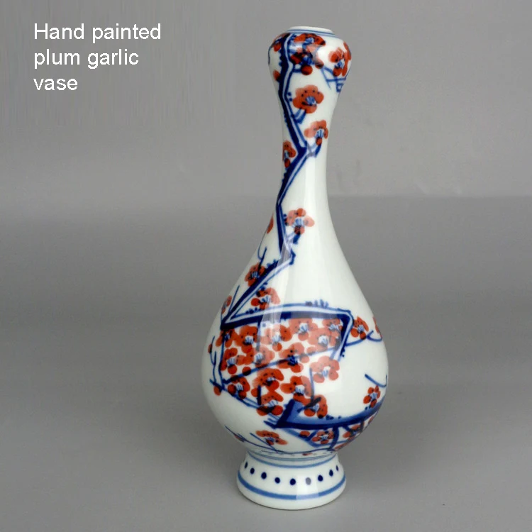 

Jingdezhen Hand-painted Blue And White Porcelain Flower Vase Chinese Mini Plum Vase Ornament Garlic Vase