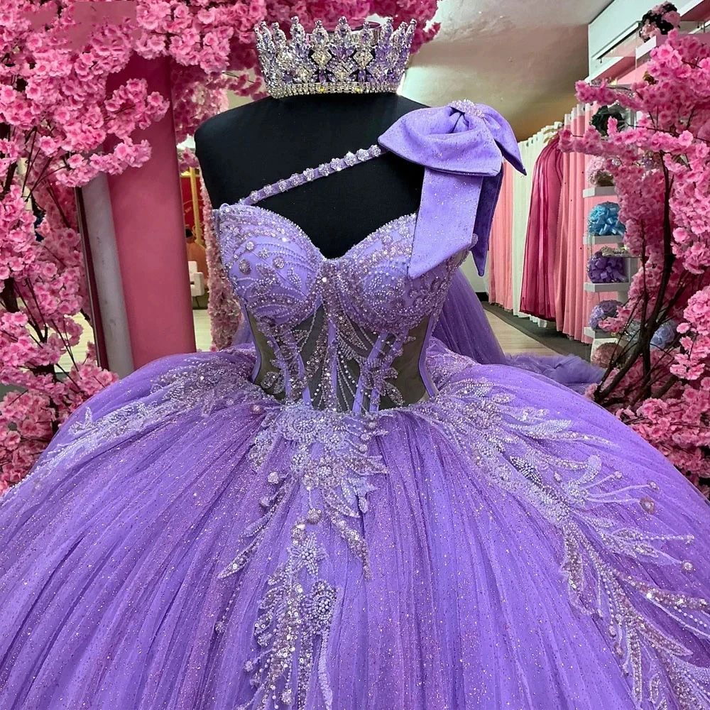 Robes de Quinceanera personnalisées lavande pour filles de 15 à 16 ans, asymétrique épaule dénudée, perles appliquées, robe de bal à volants, robe de bal, 2025