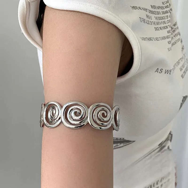 Pulsera de brazo en espiral geométrica de Color plateado Punk para mujeres y hombres, brazaletes ajustables abiertos de Metal Vintage, regalos de joyería para fiesta