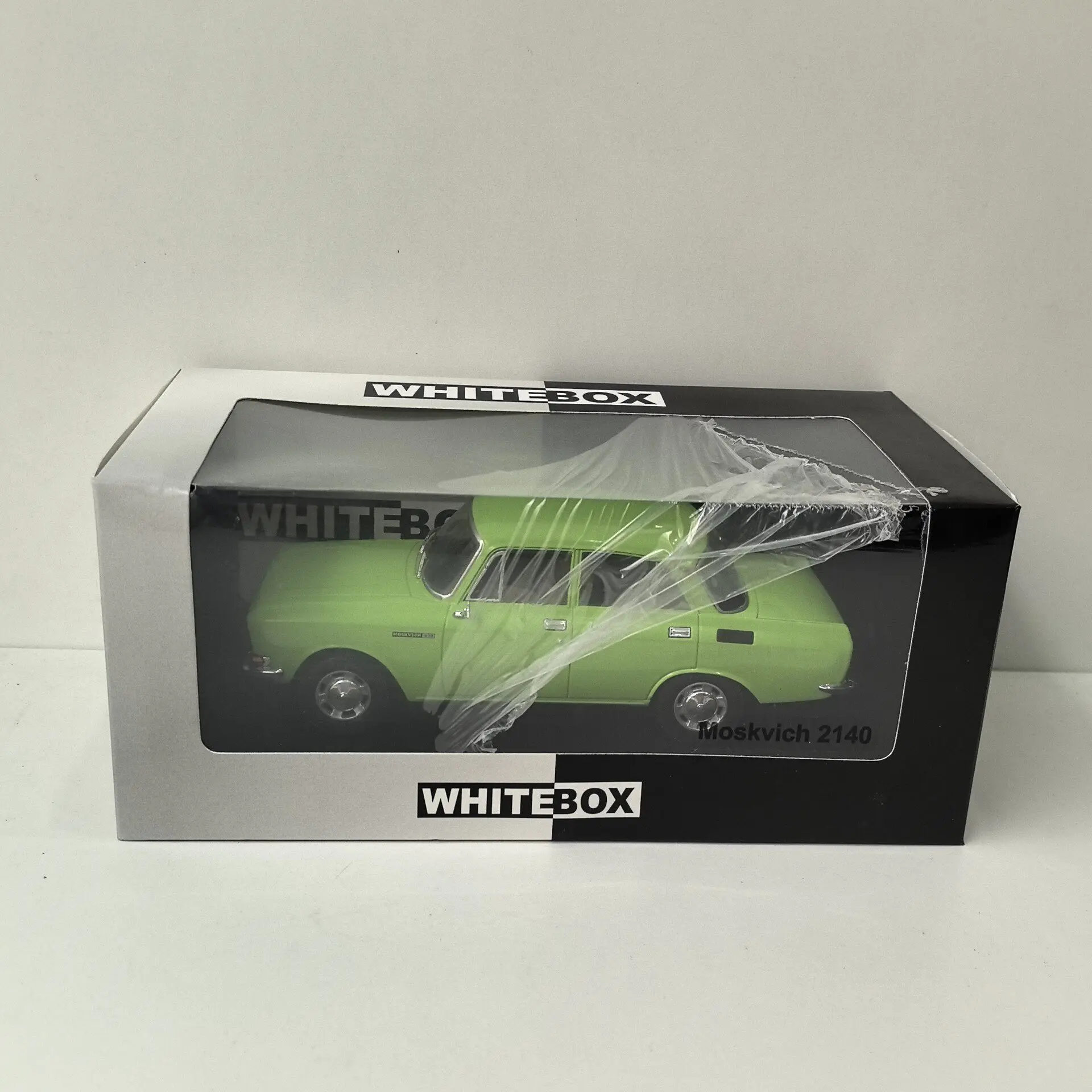

Diecast WHITEBOX 1/24 Scale MOSKVICH 2140 F8 Alloy Car Model
