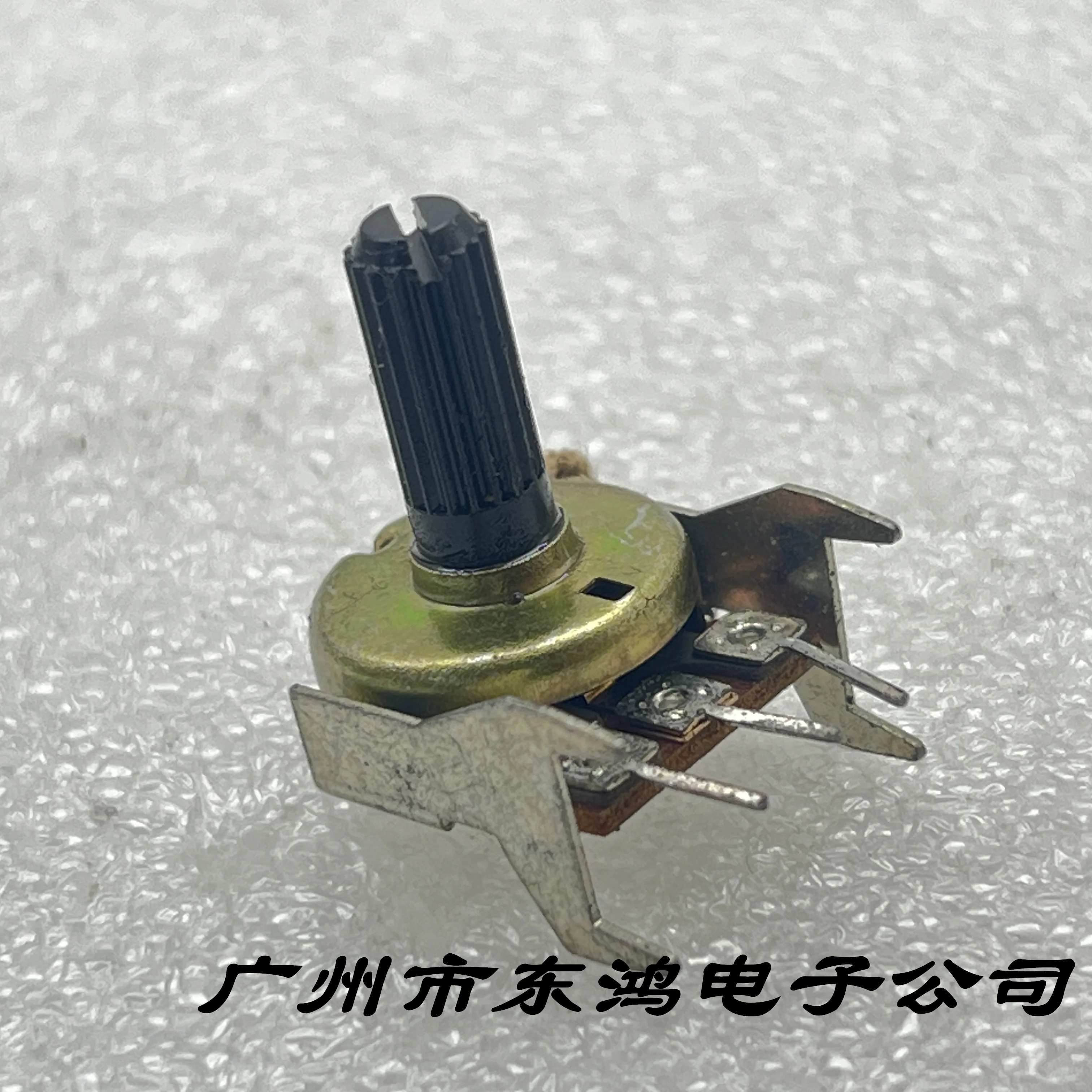 1 piece of 121 potentiometer, 3-pin A22K, shaft length 15mm